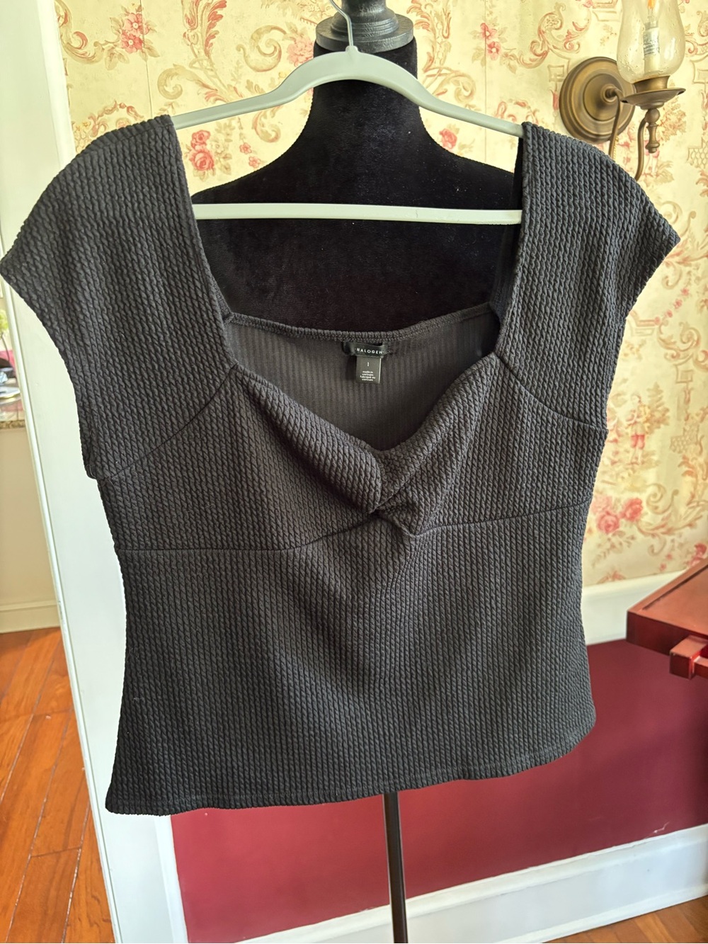 Halogen Black Textured Twist-Front Cap Sleeve Top